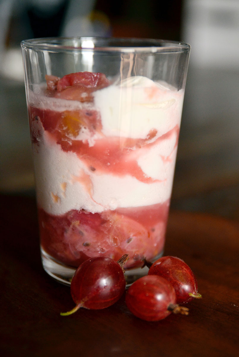 gooseberry-fool-whipped-cream.jpg