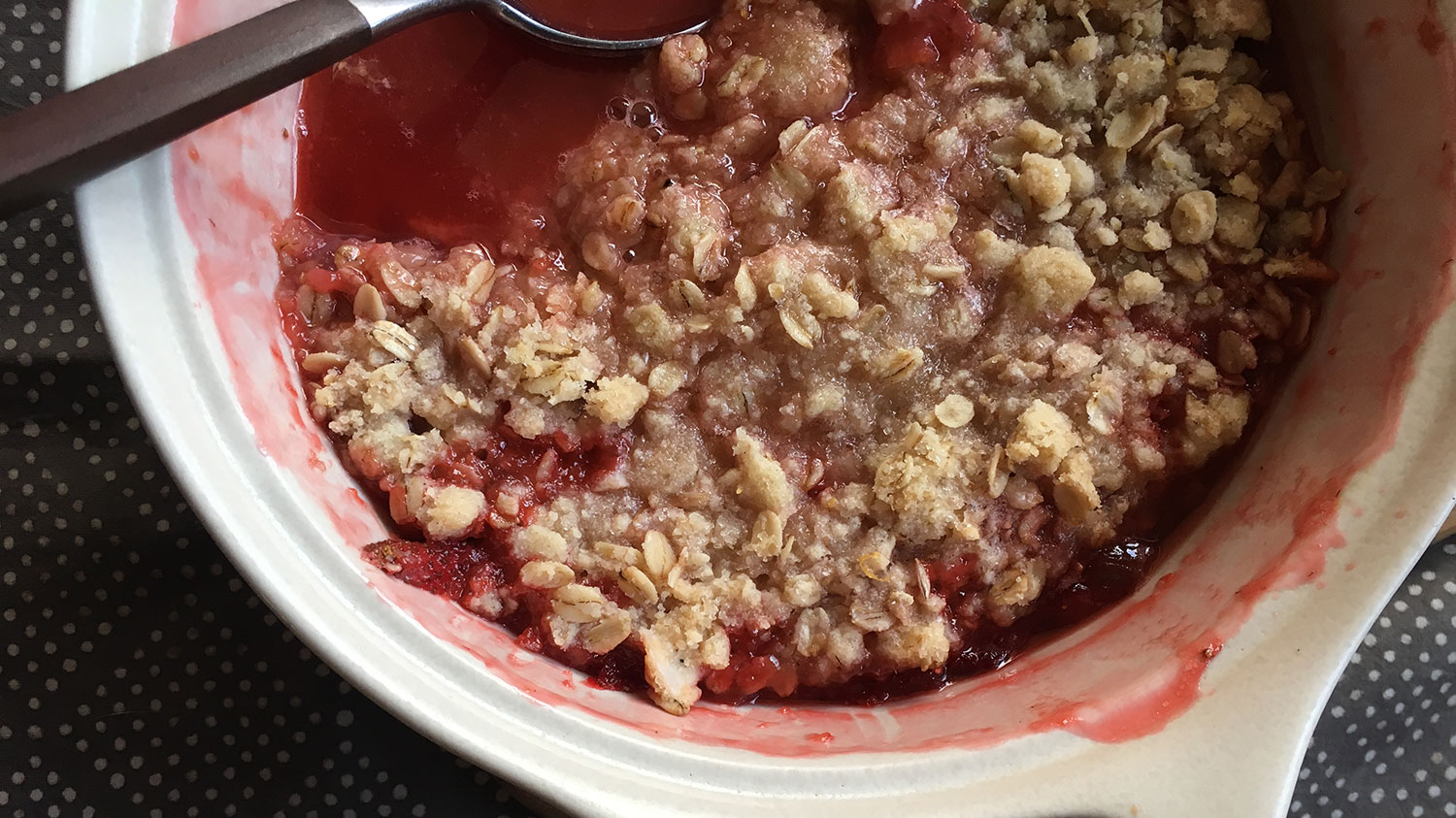 rhubarb-crumble-pie.jpg