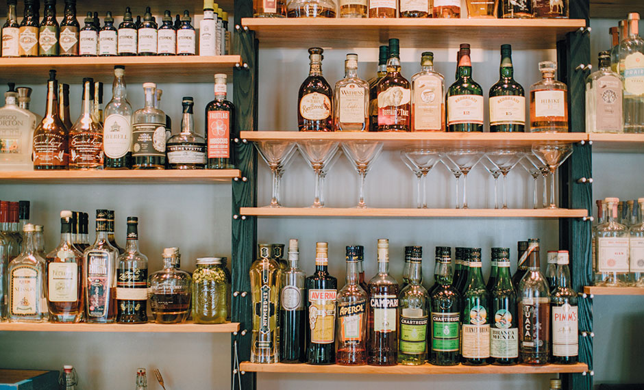 The bar at Cerulean restaurant
